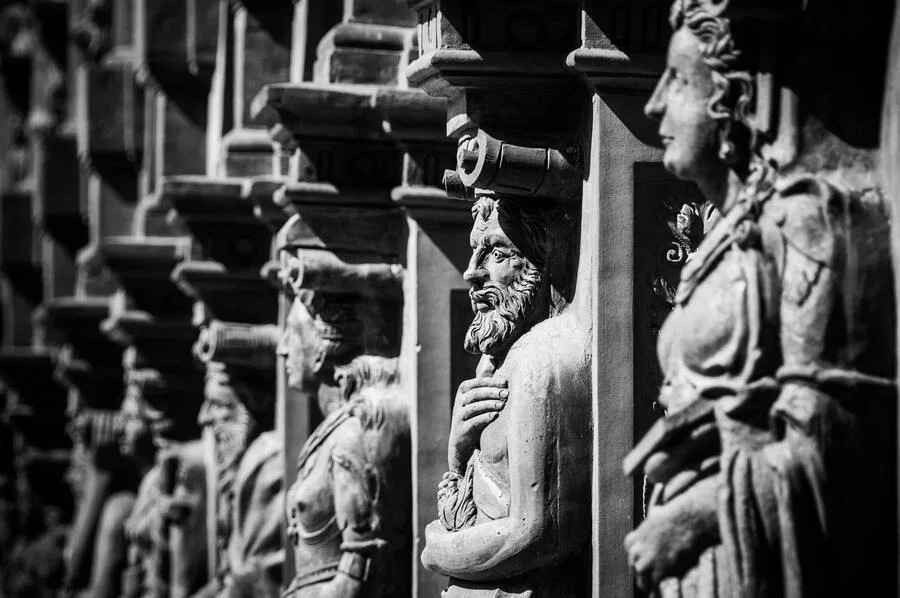 Theorien zum Sprachursprung Menschlicher Sprachen