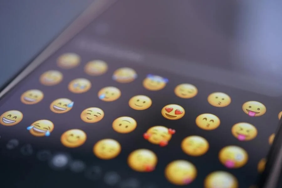 emoji-sprache-die-zukunft-der-digitalen-kommunikation.htm