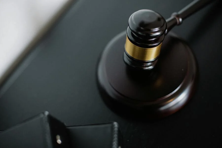 Die verborgenen Risiken bei der Nutzung von KI für juristische Übersetzungen